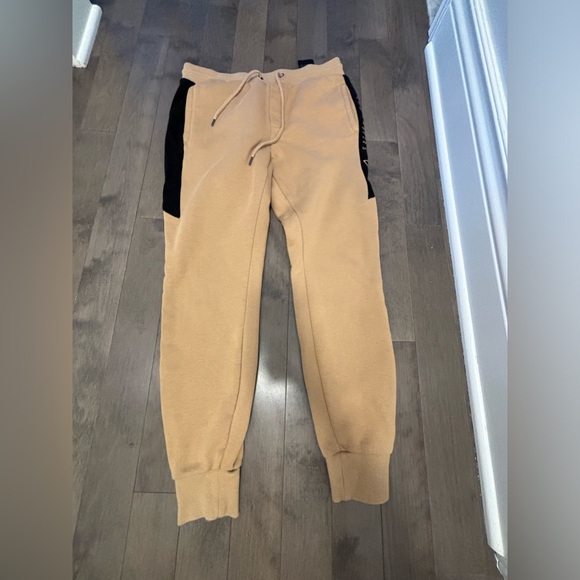 Sweatpants from Guess, Tan, in good conditions - Picture 2 of 2